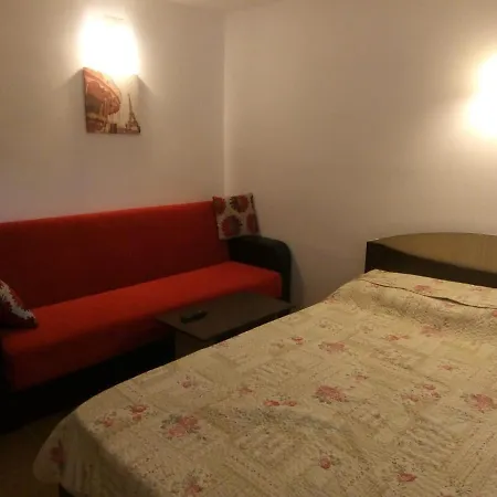 Hostel Cazare Firat *